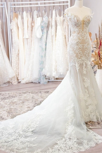 Robes de mariée sirène élégantes en dentelle, épaules dénudées et sans manches, ornées d'appliqués. 