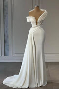 Robes de mariée sirène élégantes à col en V, épaules dénudées et perles, sans manches