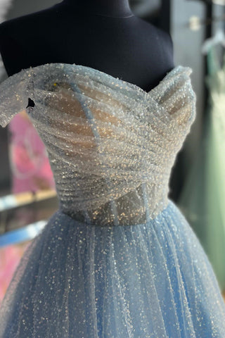 Jayla | Robe de bal longue rose poudré pailletée à épaules dénudées et décolleté cache-cœur