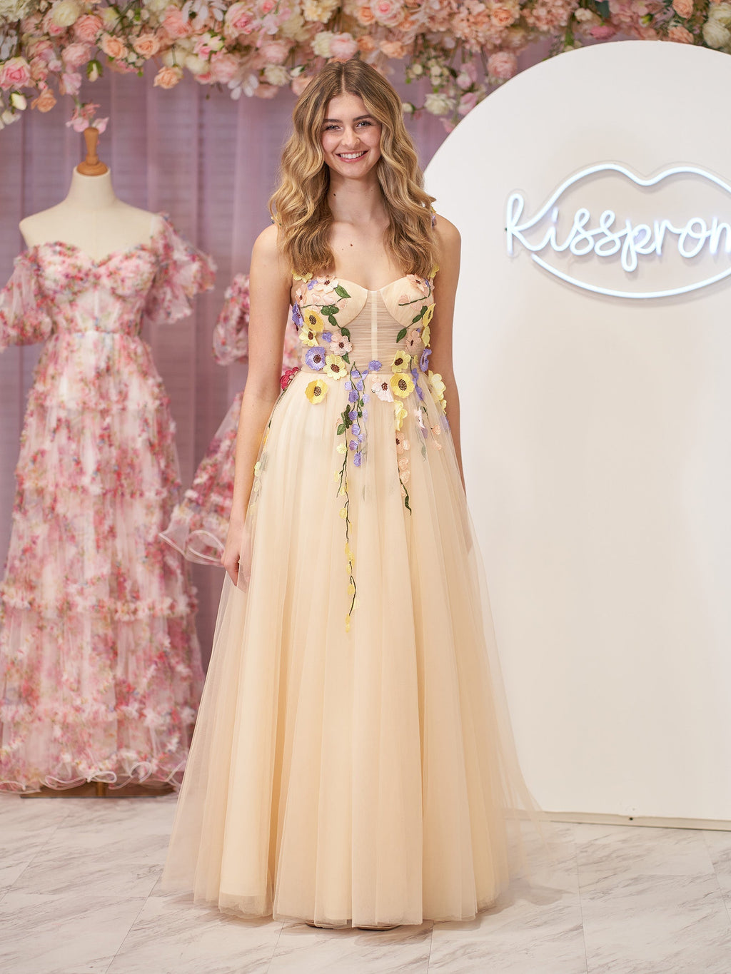Vestido midi de fiesta con corsé de corte A y flores 3D