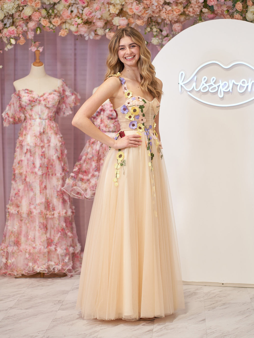 Vestido midi de fiesta con corsé de corte A y flores 3D