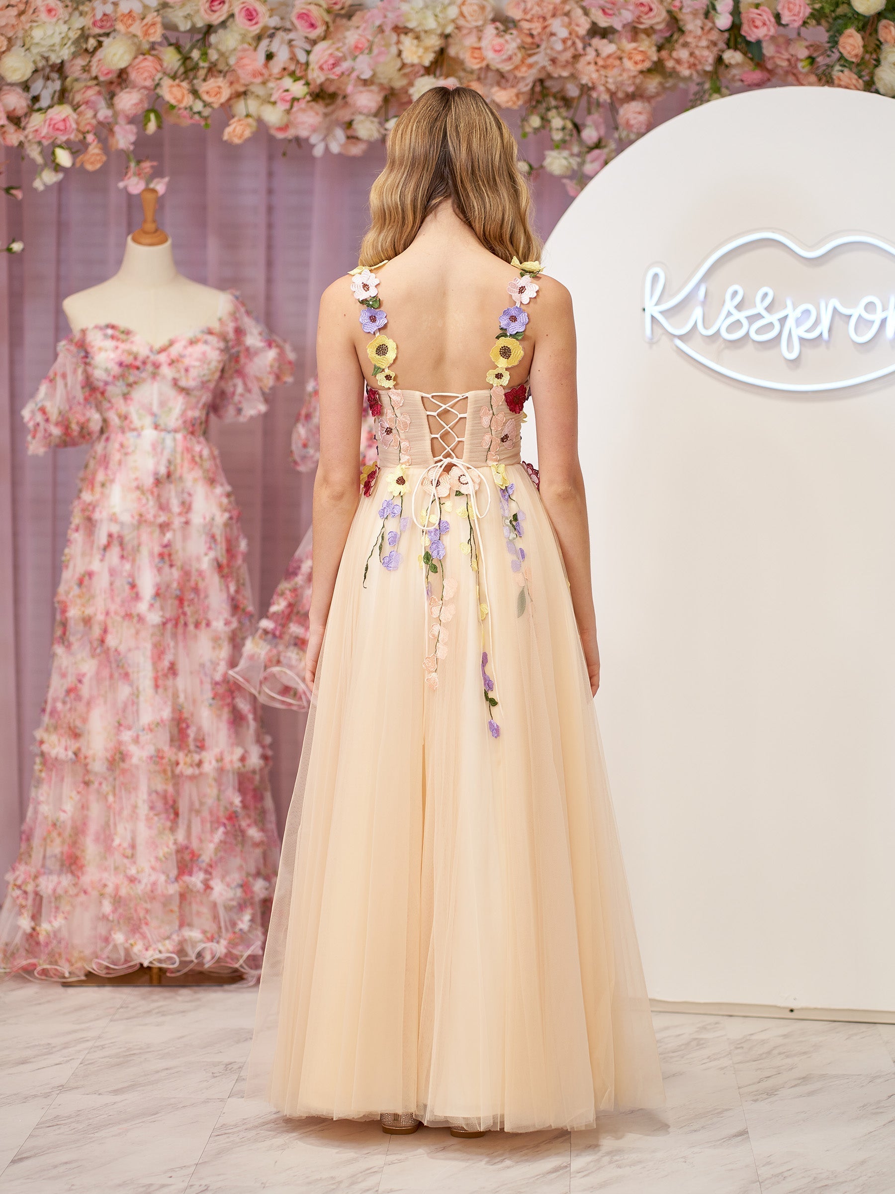 Vestido midi de fiesta con corsé de corte A y flores 3D