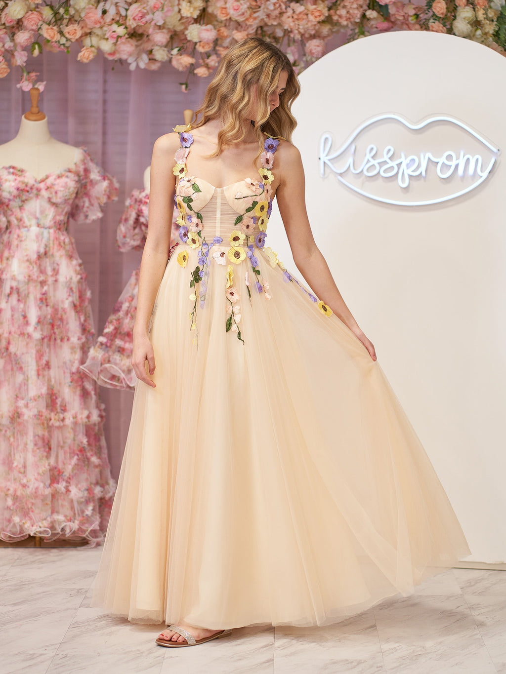 Vestido midi de fiesta con corsé de corte A y flores 3D