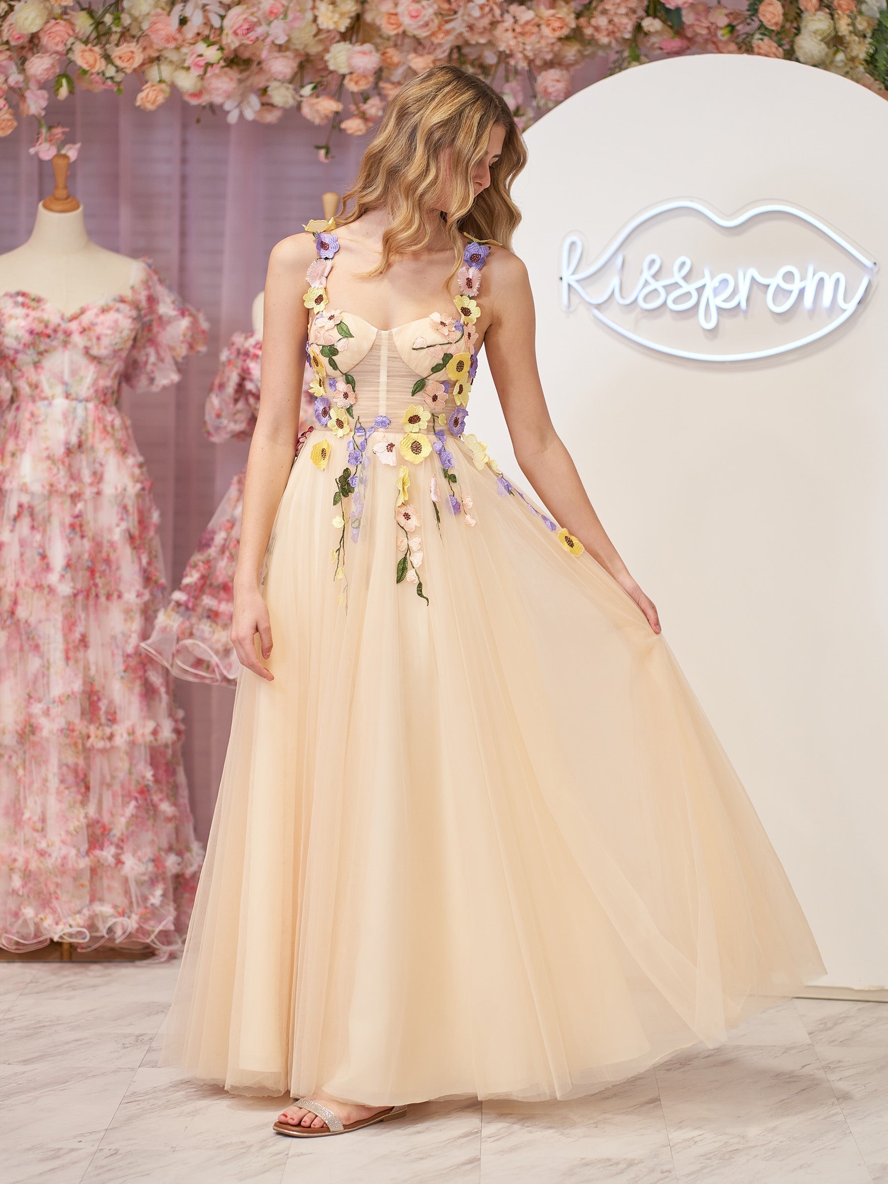 Vestido midi de fiesta con corsé de corte A y flores 3D