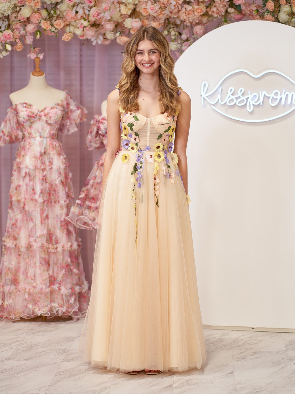 Vestido midi de fiesta con corsé de corte A y flores 3D