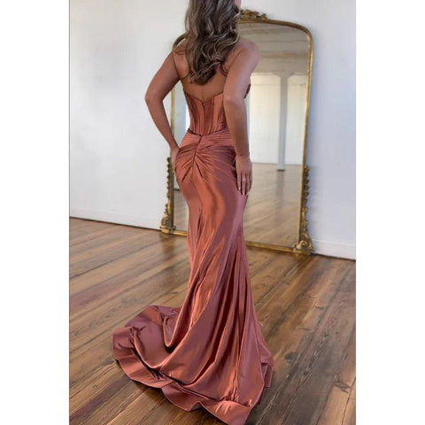 Vestido de fiesta de noche de sirena con escote en forma de corazón, sin mangas y abertura lateral, de alta costura y ornamentado