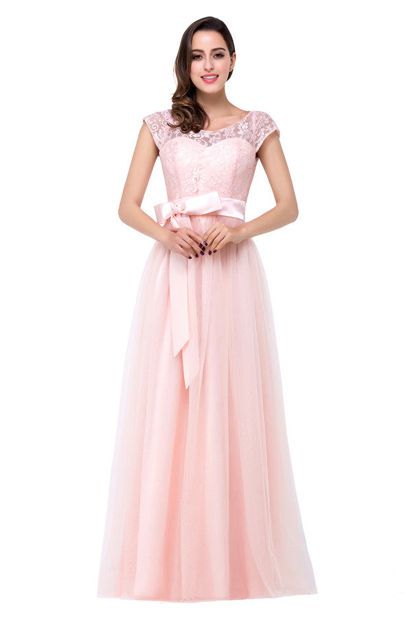Vestidos de dama de honor de gasa con corte en A y fajín hasta el suelo.