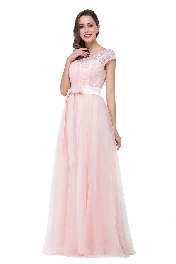 Vestidos de dama de honor de gasa con corte en A y fajín hasta el suelo.