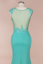 Robe de soirée longue sirène en mousseline à col rond et applications de dentelle, sans manches