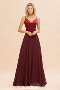 Vestido de noche largo de satén color burdeos con espalda cruzada y escote sin espalda para dama de honor