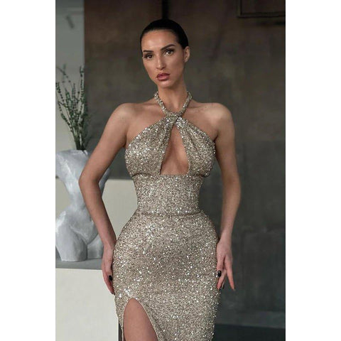 Robe de bal longue fourreau à paillettes et col croisé avec fente sur la cuisse