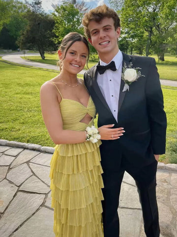 Curitis | Robe de soirée longue jaune à bretelles spaghetti, décolleté en goutte d'eau et volants étagés 