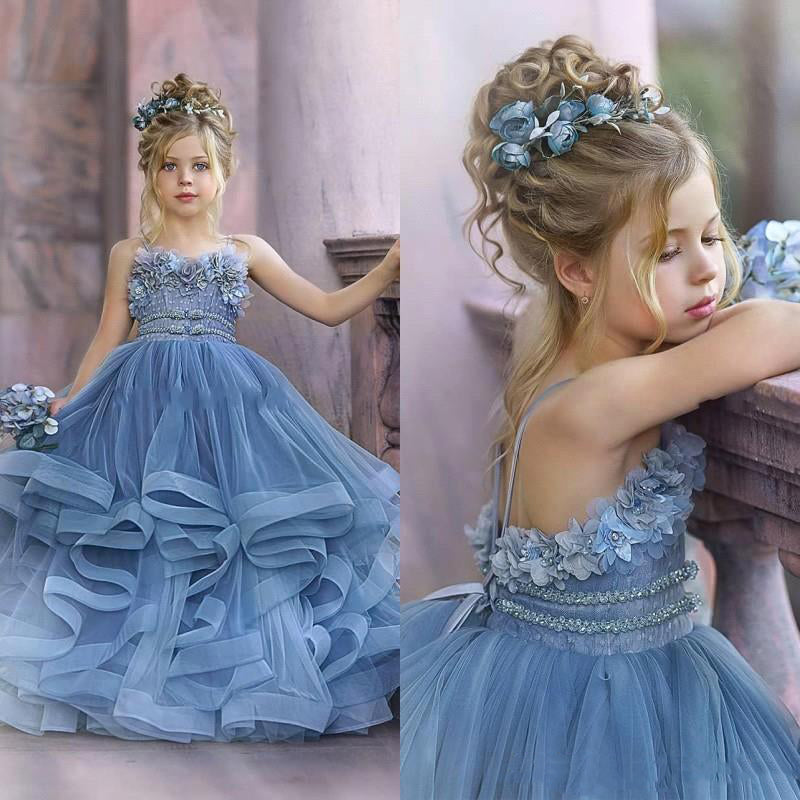 Adorables robes de demoiselle d'honneur longues en tulle bleu poudré sans bretelles, style princesse, pour princesse.