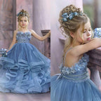 Adorables robes de demoiselle d'honneur longues en tulle bleu poudré sans bretelles, style princesse, pour princesse.