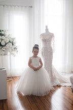 Lindo vestido largo de baile color marfil, de tul sin mangas, para niña de las flores
