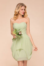 Robe de demoiselle d'honneur mini en mousseline de soie, sans manches, coupe ajustée, à volants, mignonne et moulante. Robe d'invitée de mariage.