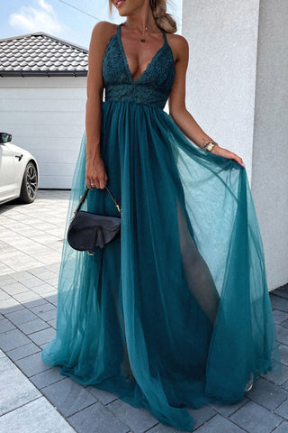 Robe de soirée sexy en dentelle unie et résille à col en V 