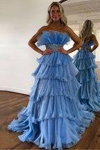 Robe de bal longue bleue tendance, sans bretelles, coupe trapèze, ornée de perles