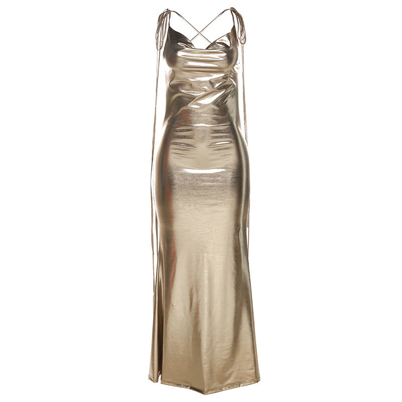 Vestido de noche ajustado de corte ajustado, con escote barco, espalda descubierta y tejido metalizado, ideal para primavera y verano. 