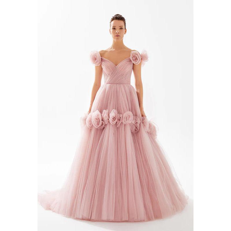 Vestido formal de noche con escote en V, fruncido y flores, de tul y hombros descubiertos