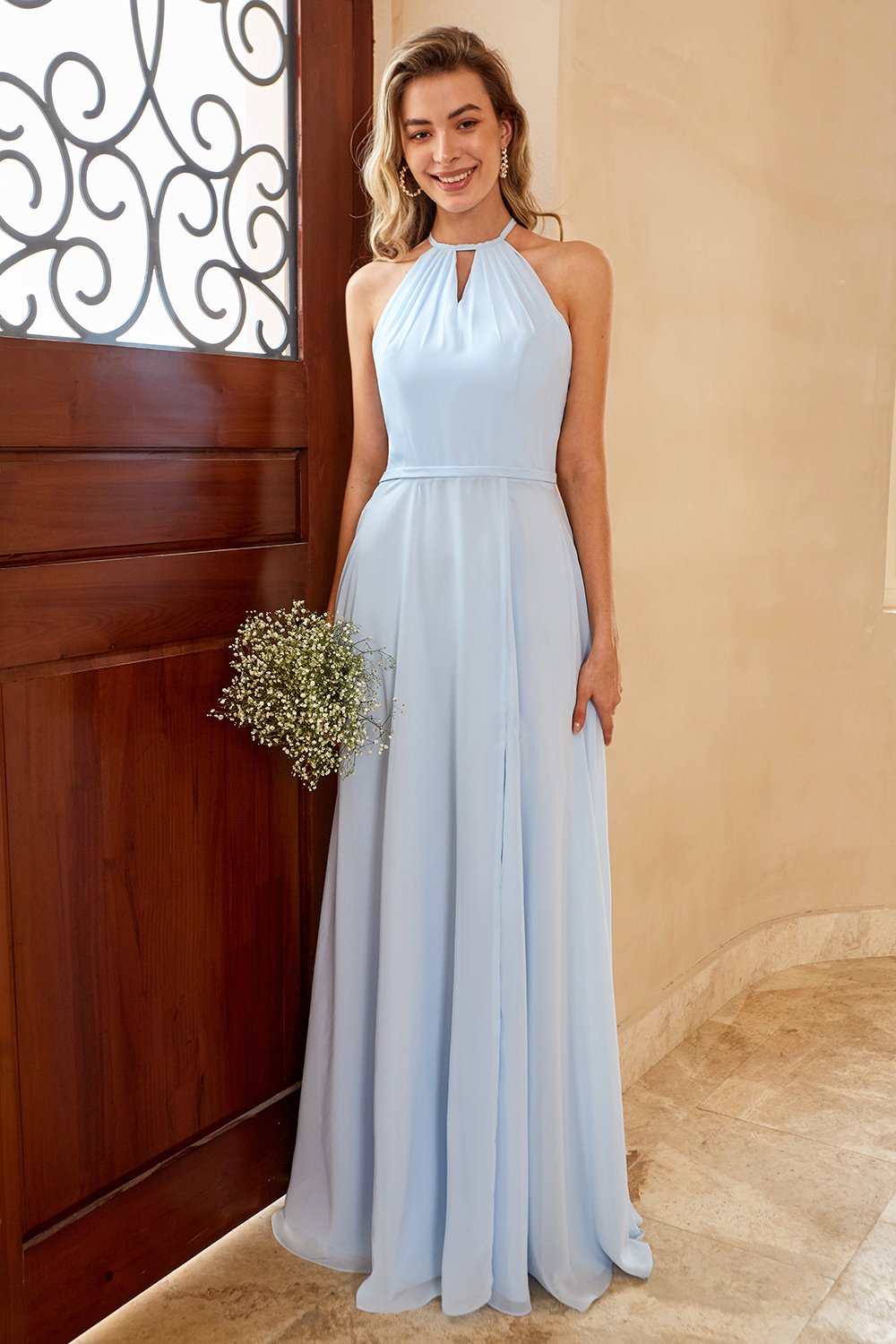 Vestido de dama de honor marrón óxido con espalda descubierta