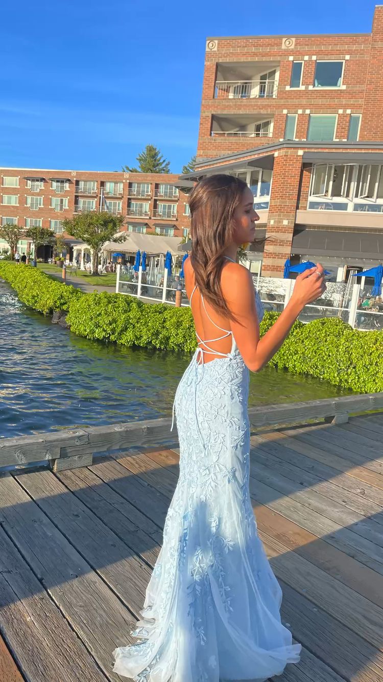Vestido de noche largo de sirena azul bebé de encaje con tirantes finos Y1733