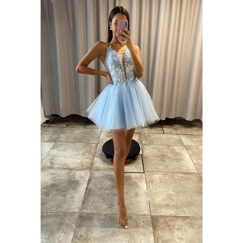 Plunging V-neck Tulle Appliques Prom Dress with Detachable Train
