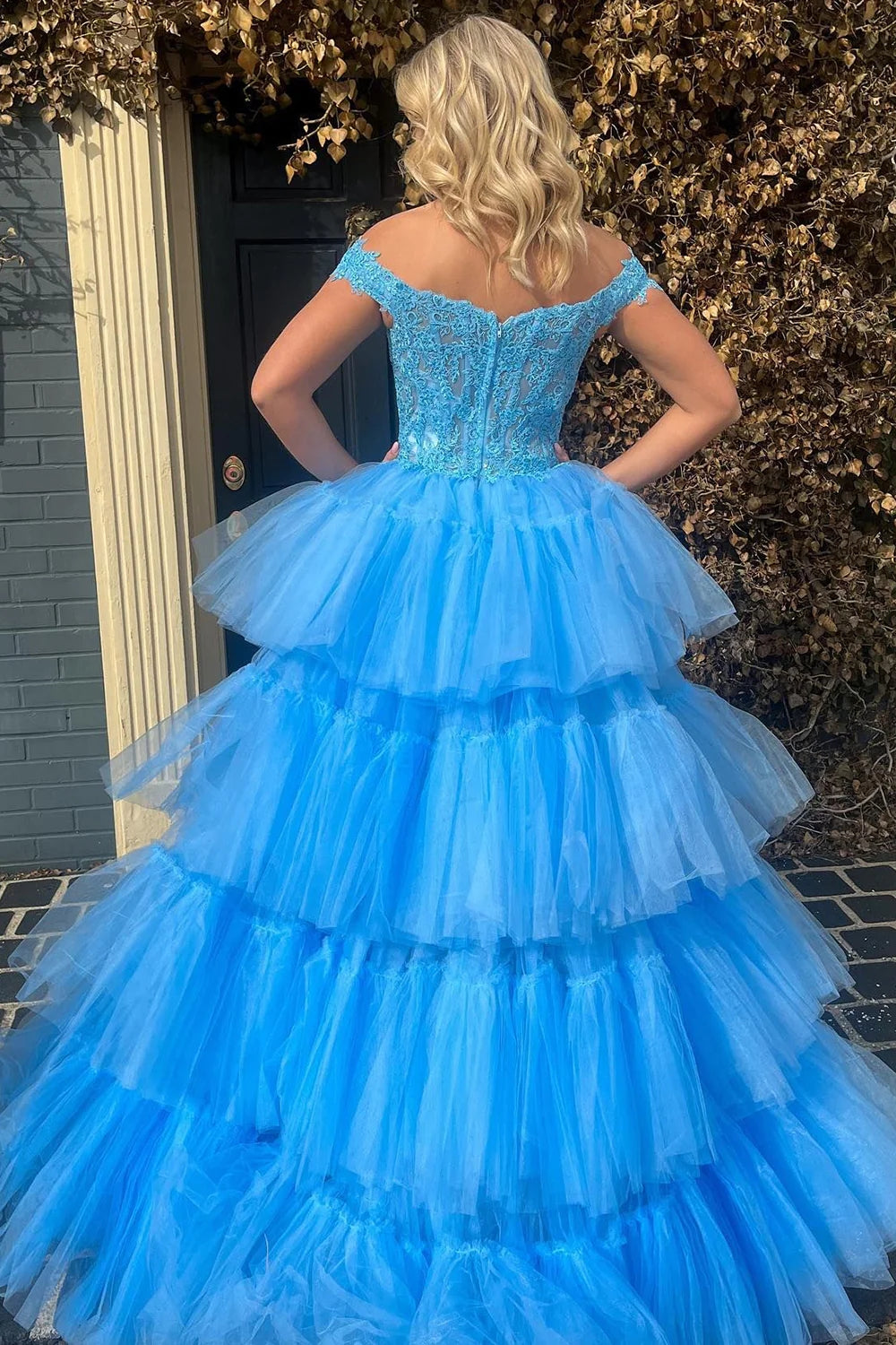 Robe de bal asymétrique en dentelle