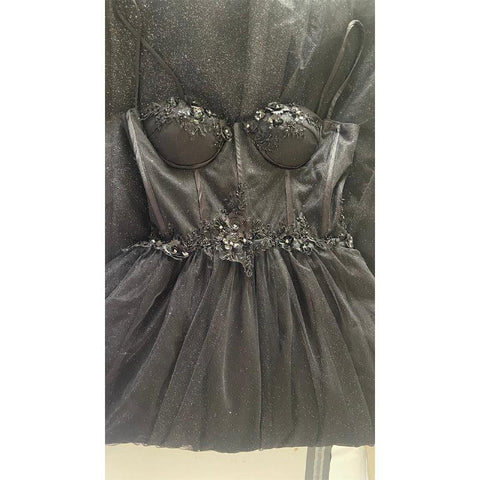 Robe de bal longue à bretelles spaghetti et appliques en tulle avec fente