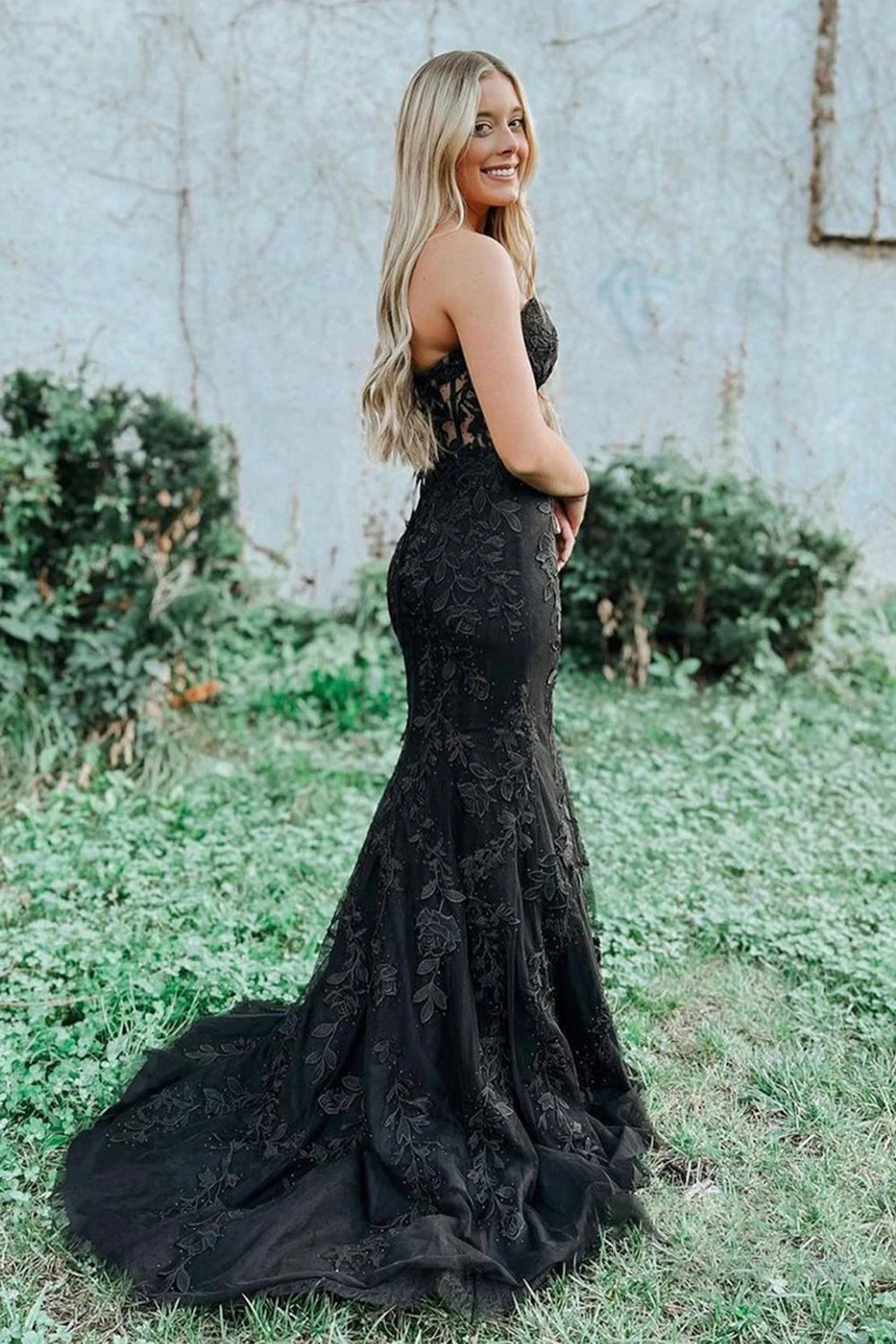 Robe de bal bustier avec appliques