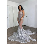 Robe de bal longue sirène en tulle transparent et perles, sans manches, avec traîne