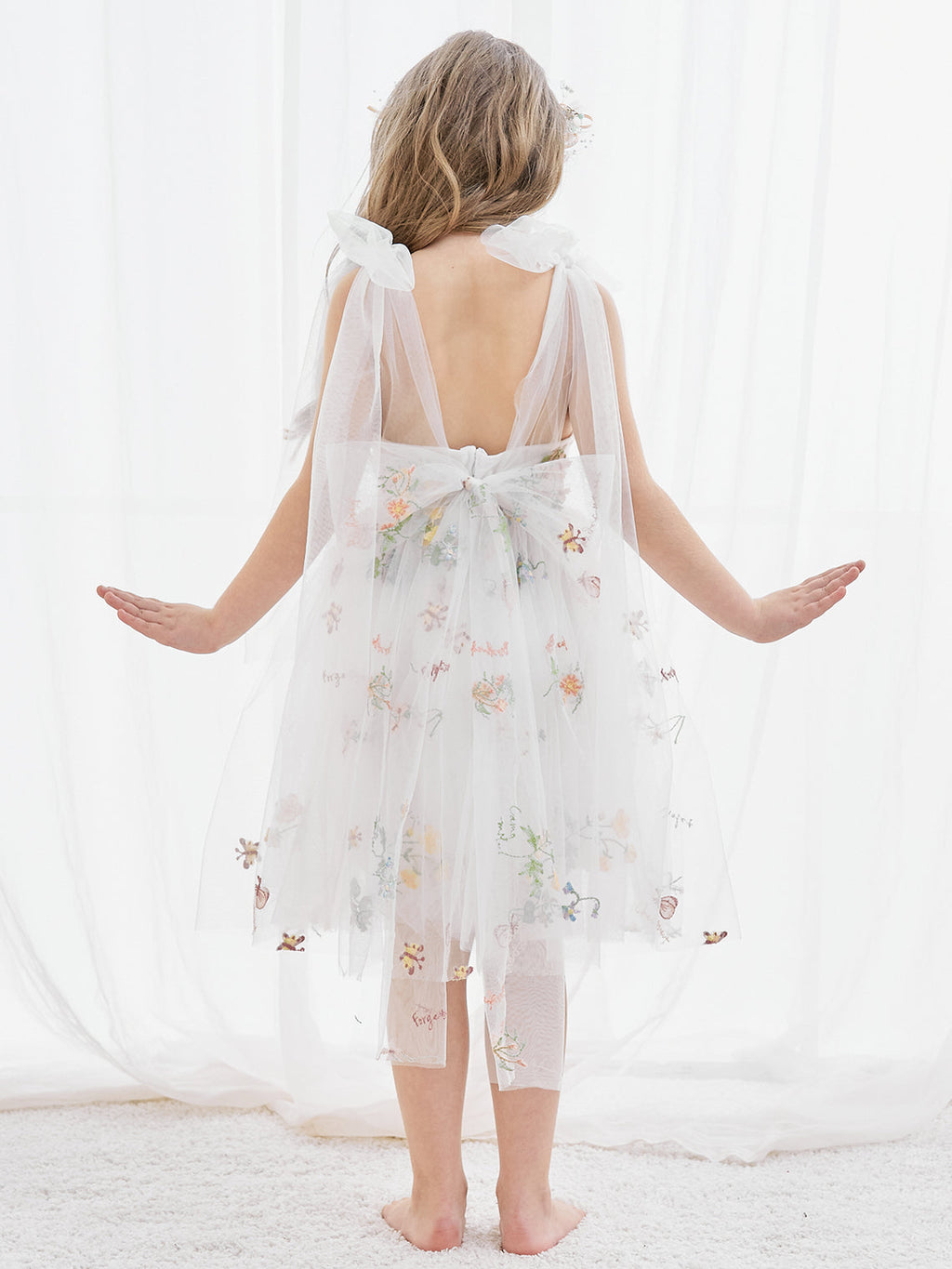 Vestido de niña pequeña de las flores, corte en A, sin mangas, de tul bordado floral. 