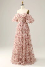 Magnifique robe de bal bustier rose à imprimé floral, coupe trapèze, épaules dénudées et traîne.