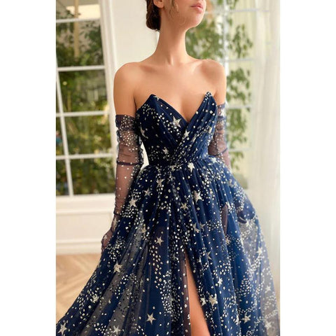 Vestido largo de fiesta de corte A, sin tirantes, con escote en V, tul con estrellas y abertura