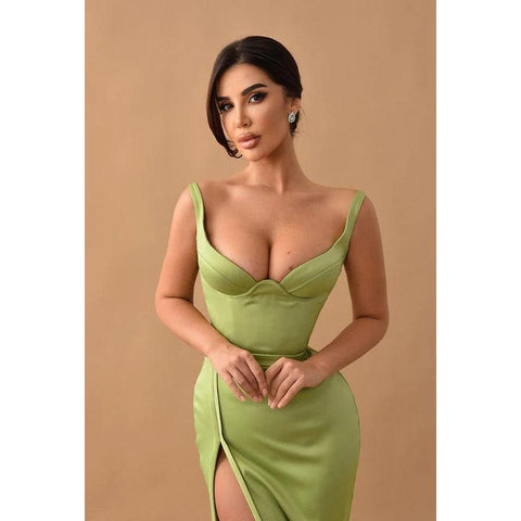 Robe de soirée longue en satin à col en V et fente latérale, style sirène, avec traîne