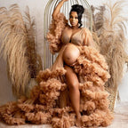 Vestido de graduación sexy con escote en V, abertura frontal con volantes, ideal para fotografía de embarazo. Manga color topo con volantes. Ropa de maternidad.