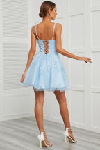 Robe de bal courte en tulle avec appliques