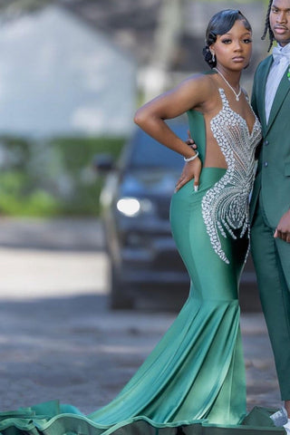 Robe de bal sirène vert foncé longue jusqu'au sol avec perles argentées