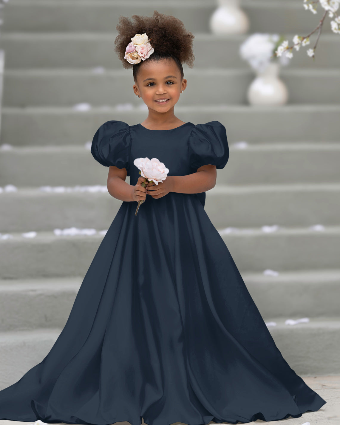 Vestido de niña de las flores con mangas abullonadas, lazo, botones en la espalda y cola de barrido 