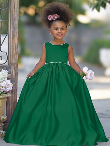 Vestido rosa sin mangas de satén con escote con cuentas y detalle de lazo 