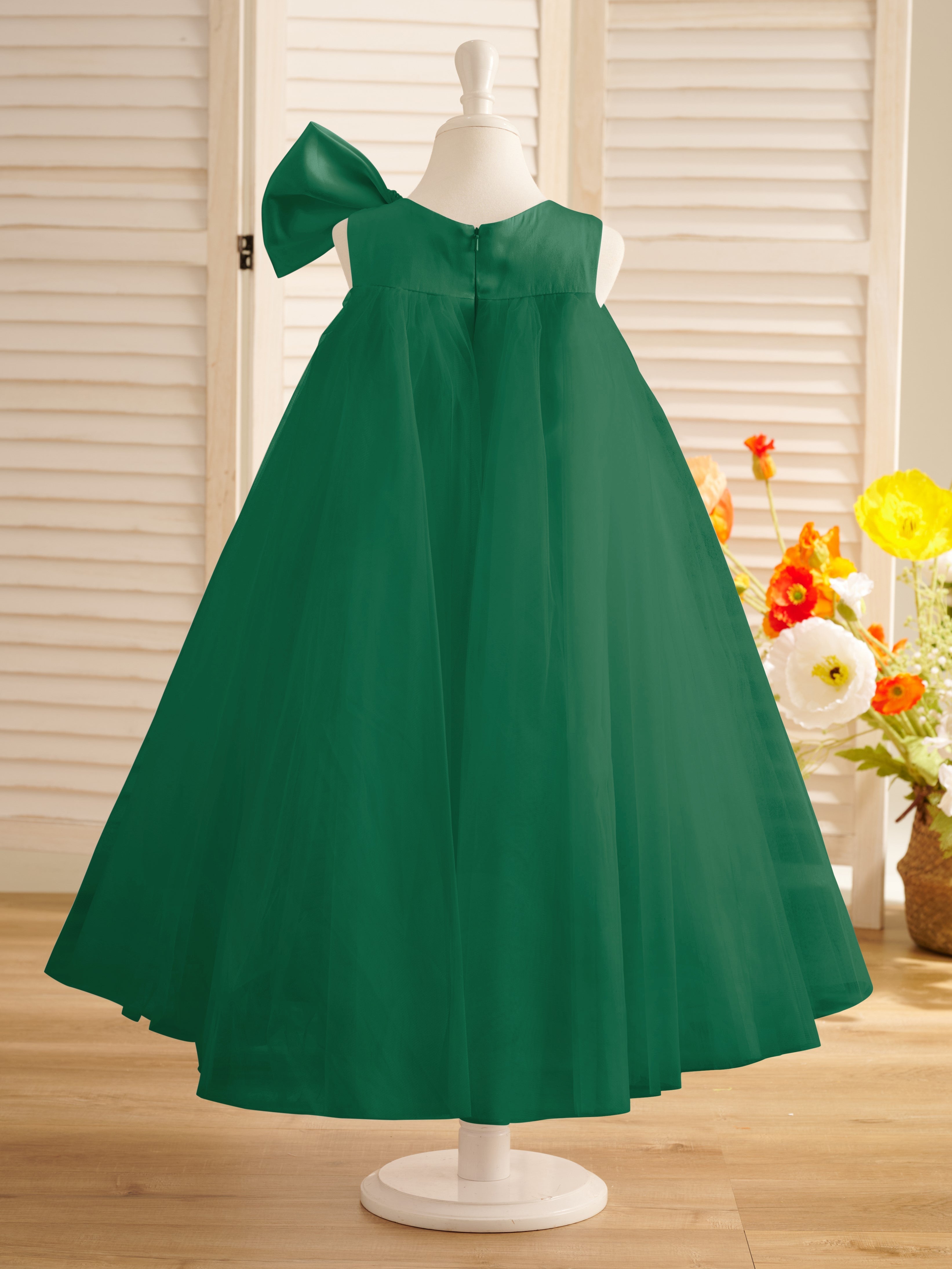 Vestido de niña pequeña de las flores, corte en A, con gran lazo y tul, hasta la rodilla. 