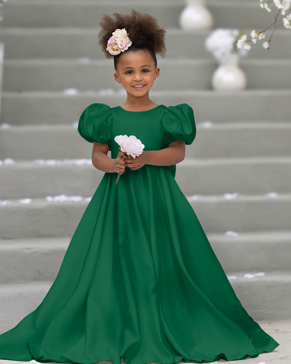 Vestido de niña de las flores con mangas abullonadas, lazo, botones en la espalda y cola de barrido 