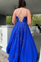Vestido de graduación rojo de princesa con tirantes finos