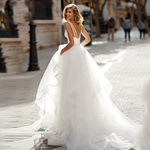Sexy V-Neck Backless A-line Wedding Dress Romantic Organza Sleeveless Trouwjurk Simple Spaghetti Straps Bride Party