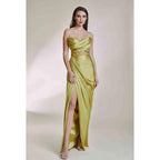 Robe de soirée longue en satin froncé à col en V et sans manches