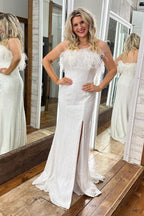 Robe de bal longue sirène sans bretelles à sequins bleu clair et plumes