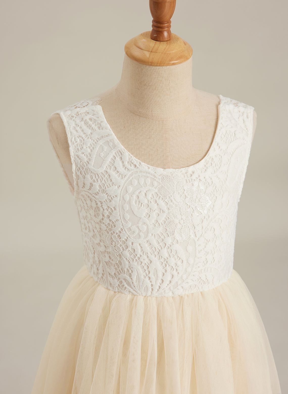 Vestido de niña de las flores de tul y encaje encantado 