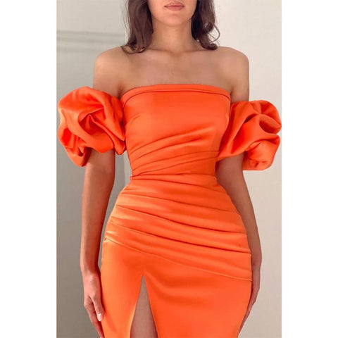 Vestido largo de fiesta formal sin tirantes, de satén plisado con abertura lateral 