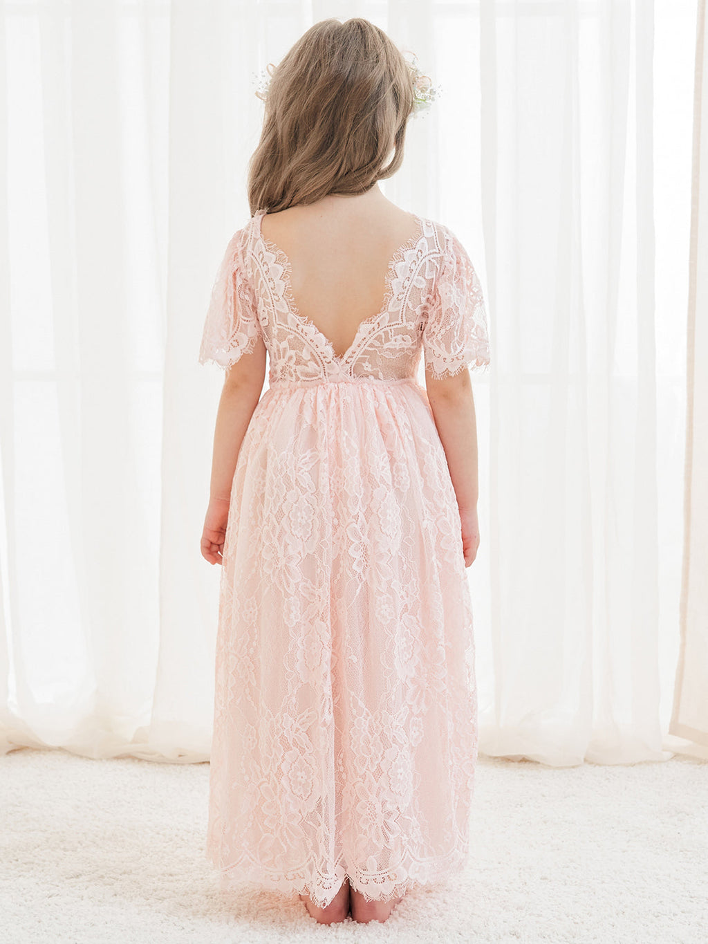 Vestido boho de niña de las flores color marfil, corte en A, de encaje y largo hasta el tobillo 