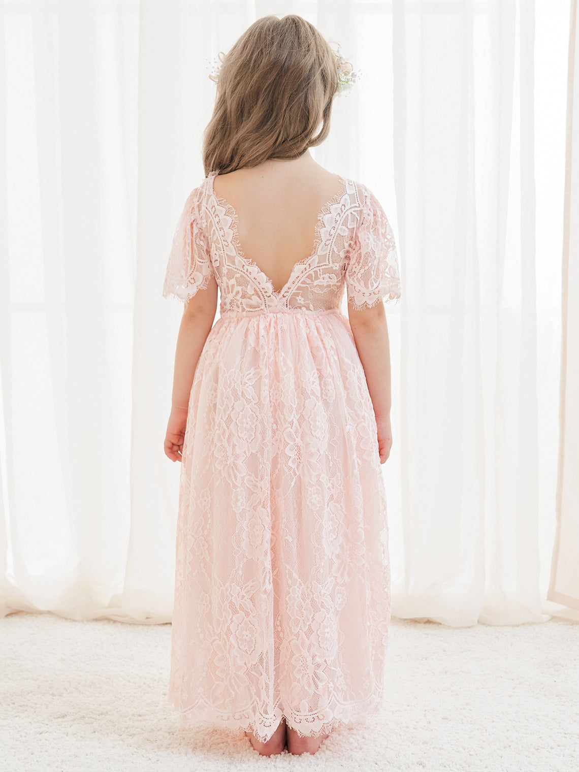 Vestido boho de niña de las flores color marfil, corte en A, de encaje y largo hasta el tobillo 